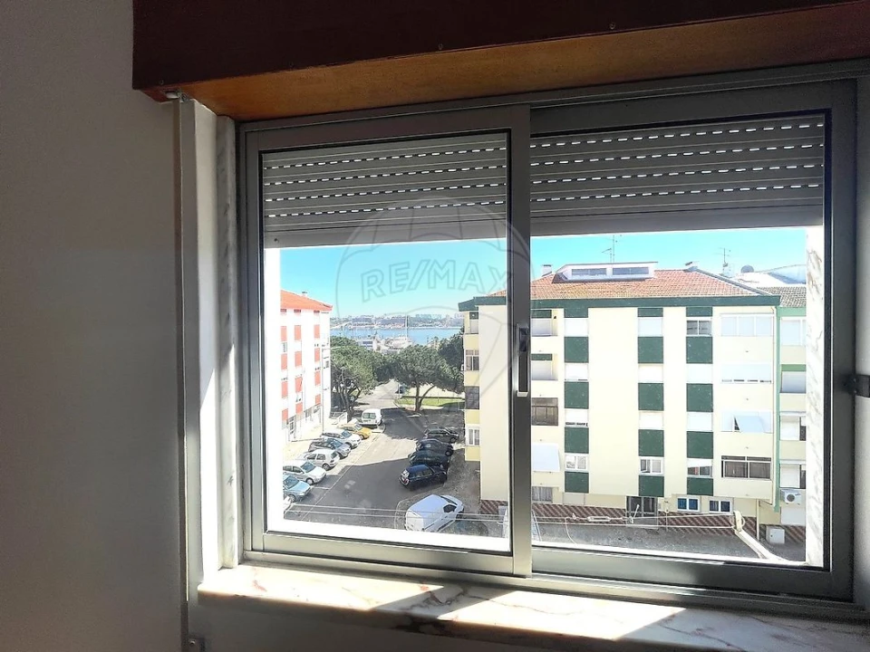 Apartamento T3 para Venda em Amora Foto 1
