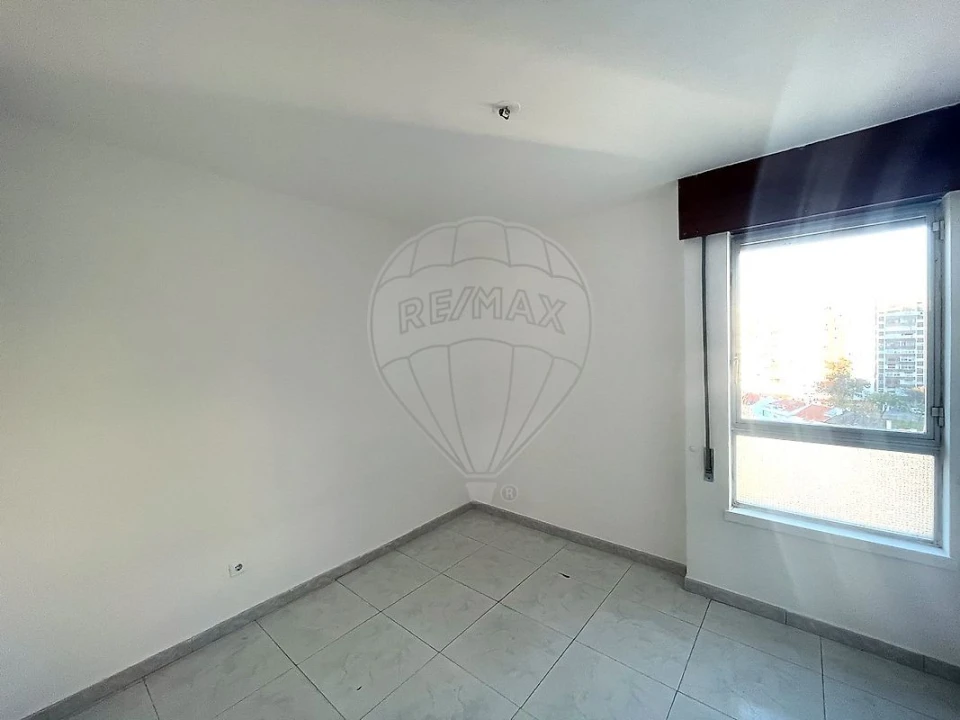 Apartamento T3 para Venda em Corroios Foto 25