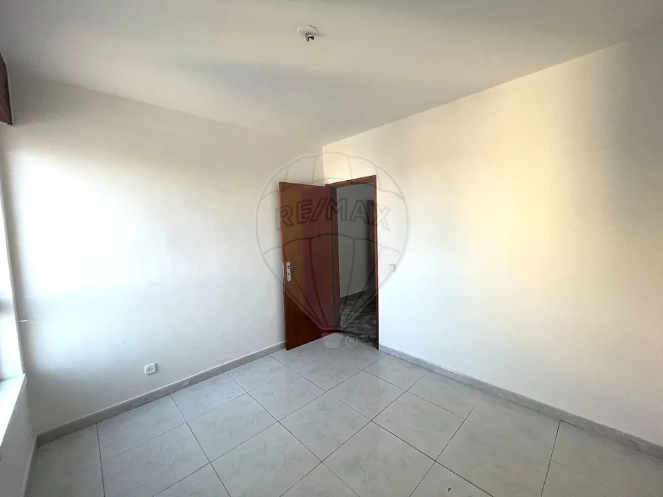 Apartamento T3 para Venda em Corroios Foto 26