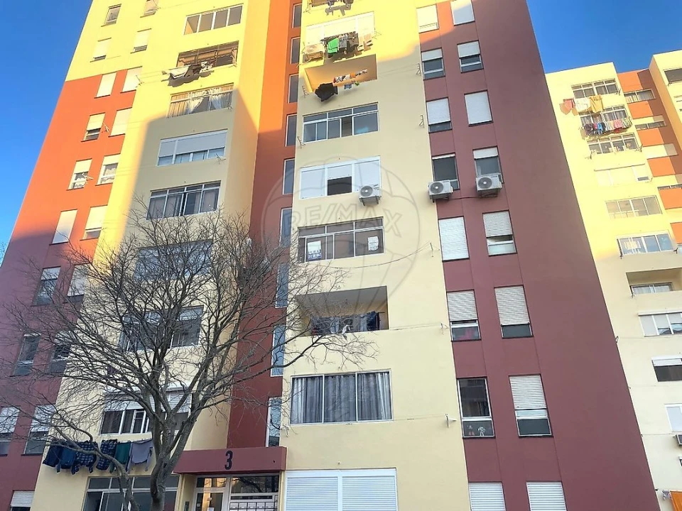 Apartamento T3 para Venda em Corroios Foto 33