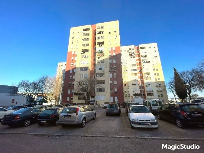 Apartamento T3 para Venda em Corroios Foto 3