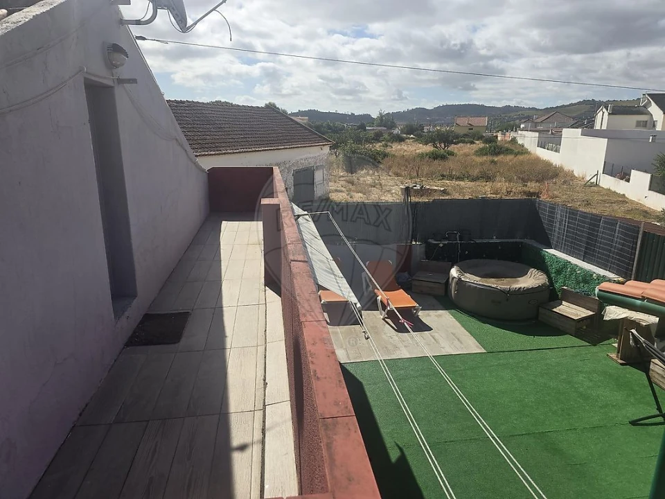 Moradia T2 para Venda em Carregado e Cadafais Foto 4