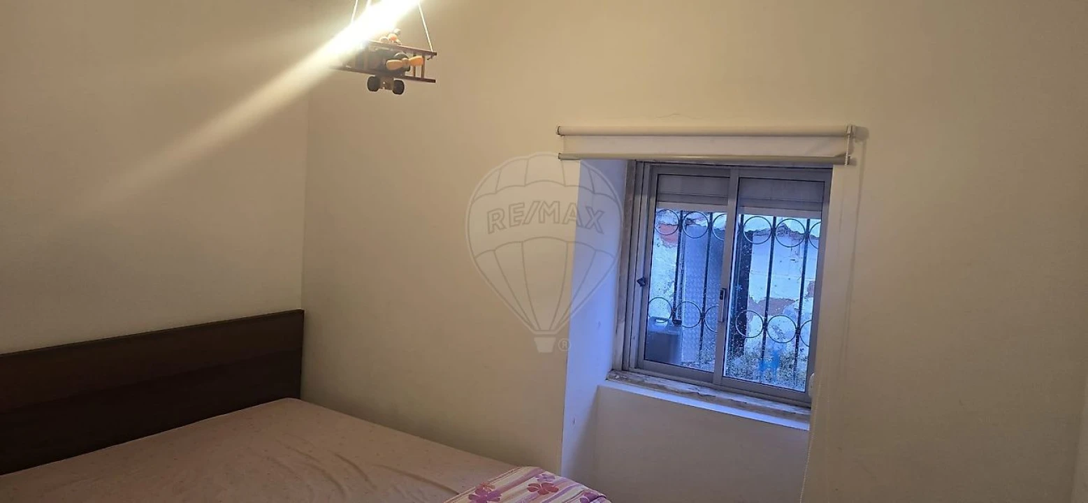 Moradia T2 para Venda em Carregado e Cadafais Foto 1