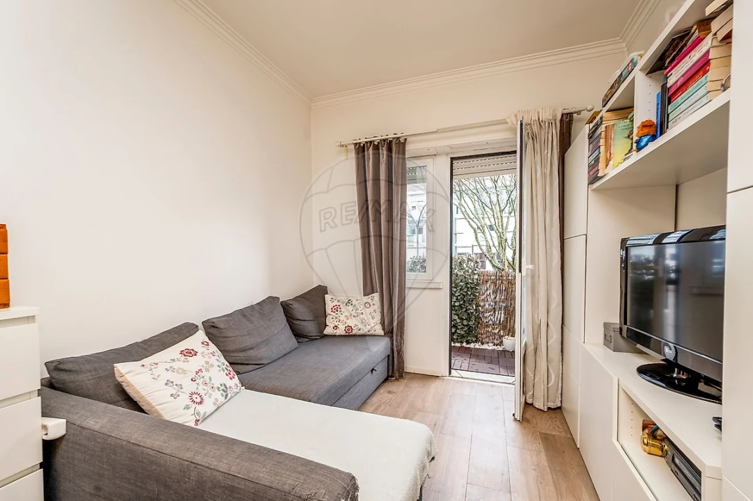 Apartamento T2 para Venda em Carnaxide e Queijas Foto 1