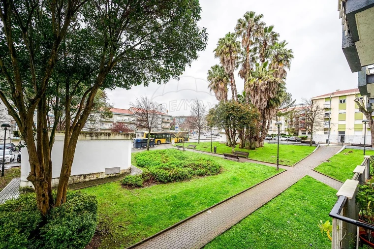 Apartamento T2 para Venda em Carnaxide e Queijas Foto 22