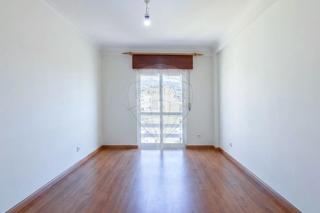 Apartamento T3 para Venda em Rio de Mouro Foto 11