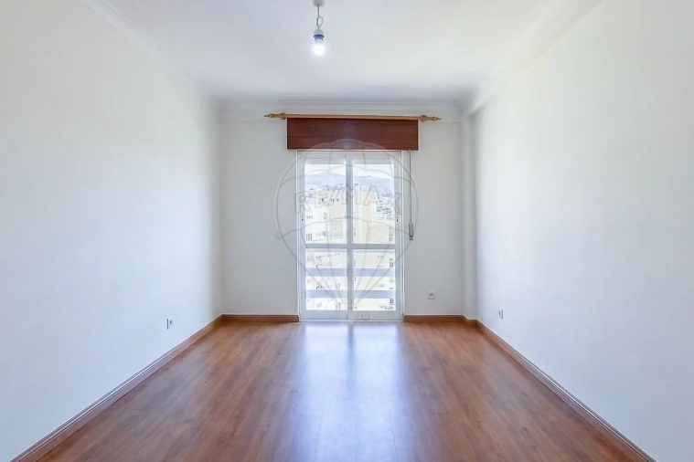 Apartamento T3 para Venda em Rio de Mouro Foto 11