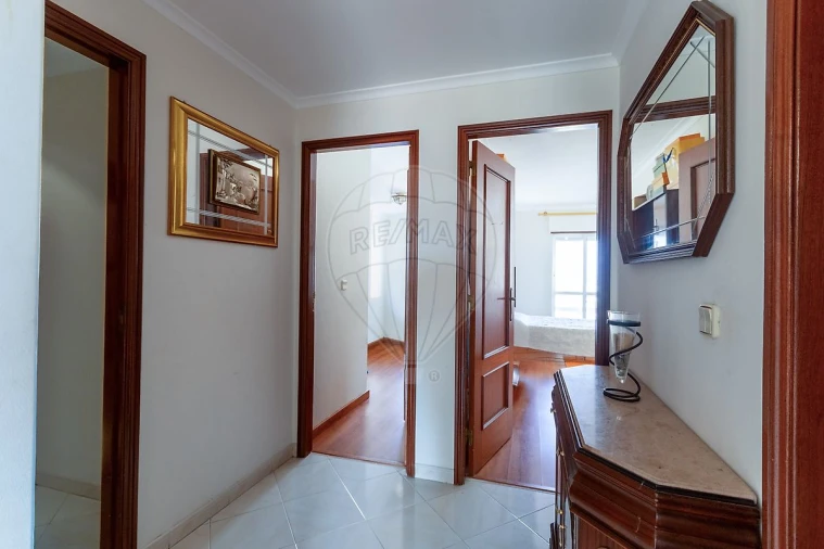 Apartamento T3 para Venda em Rio de Mouro Foto 4