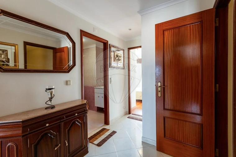 Apartamento T3 para Venda em Rio de Mouro Foto 5