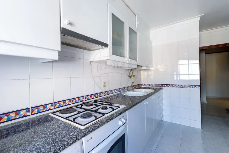 Apartamento T3 para Venda em Rio de Mouro Foto 7