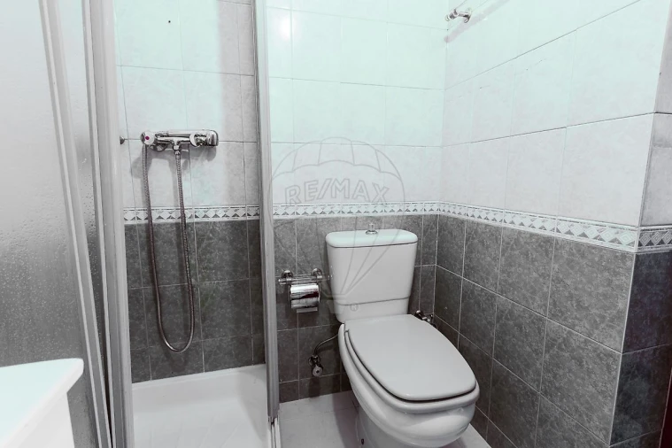 Apartamento T3 para Venda em Rio de Mouro Foto 19