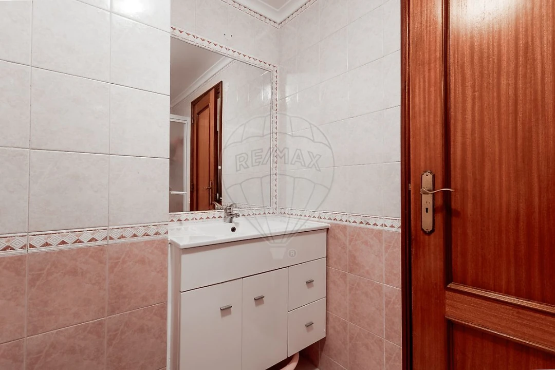 Apartamento T3 para Venda em Rio de Mouro Foto 22