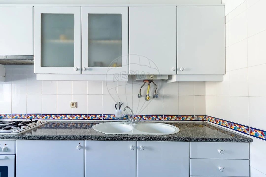 Apartamento T3 para Venda em Rio de Mouro Foto 9