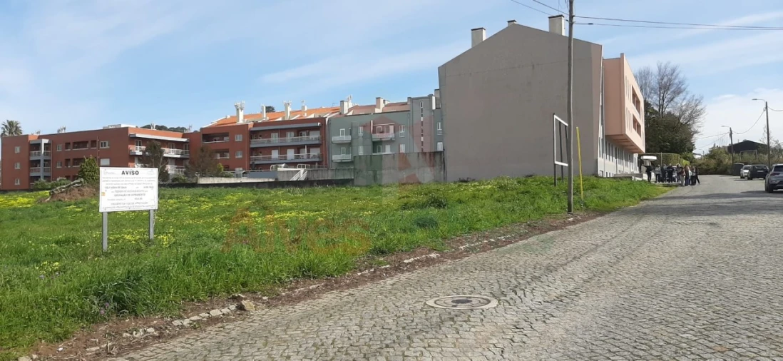 Moradia T3 para Venda em Arcozelo Foto 8