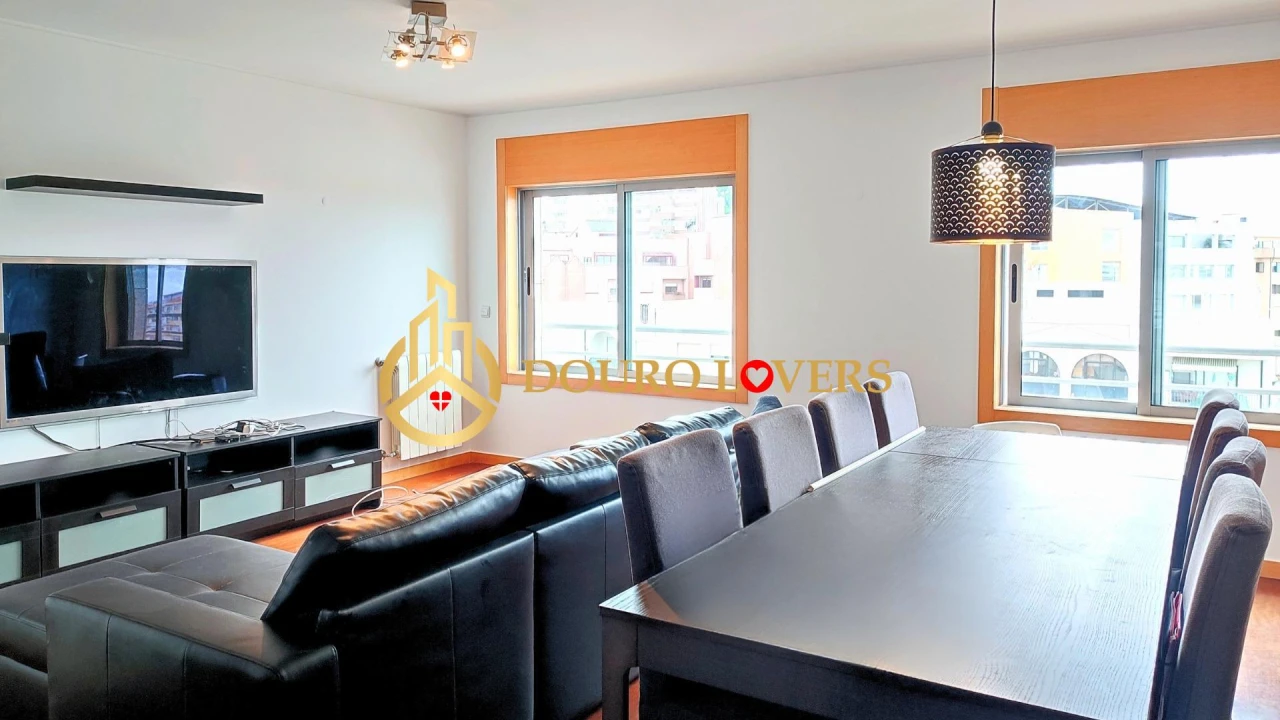 Apartamento T3 para Venda em Mafamude e Vilar do Paraíso Foto 2