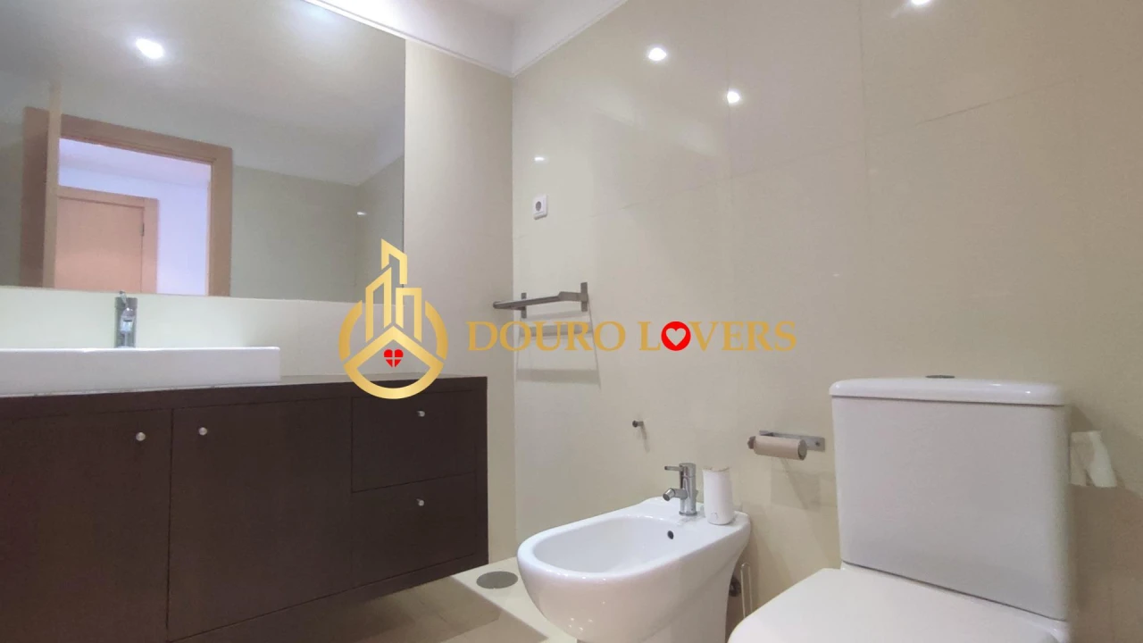 Apartamento T3 para Venda em Mafamude e Vilar do Paraíso Foto 29