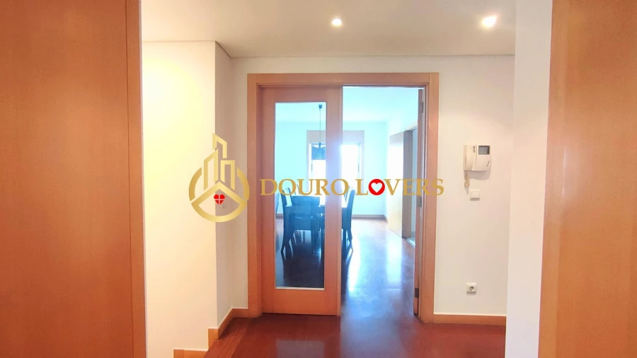 Apartamento T3 para Venda em Mafamude e Vilar do Paraíso Foto 6