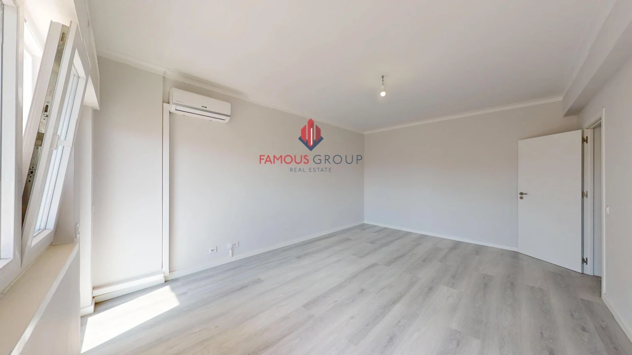 Apartamento T3 para Venda em Portimão Foto 12