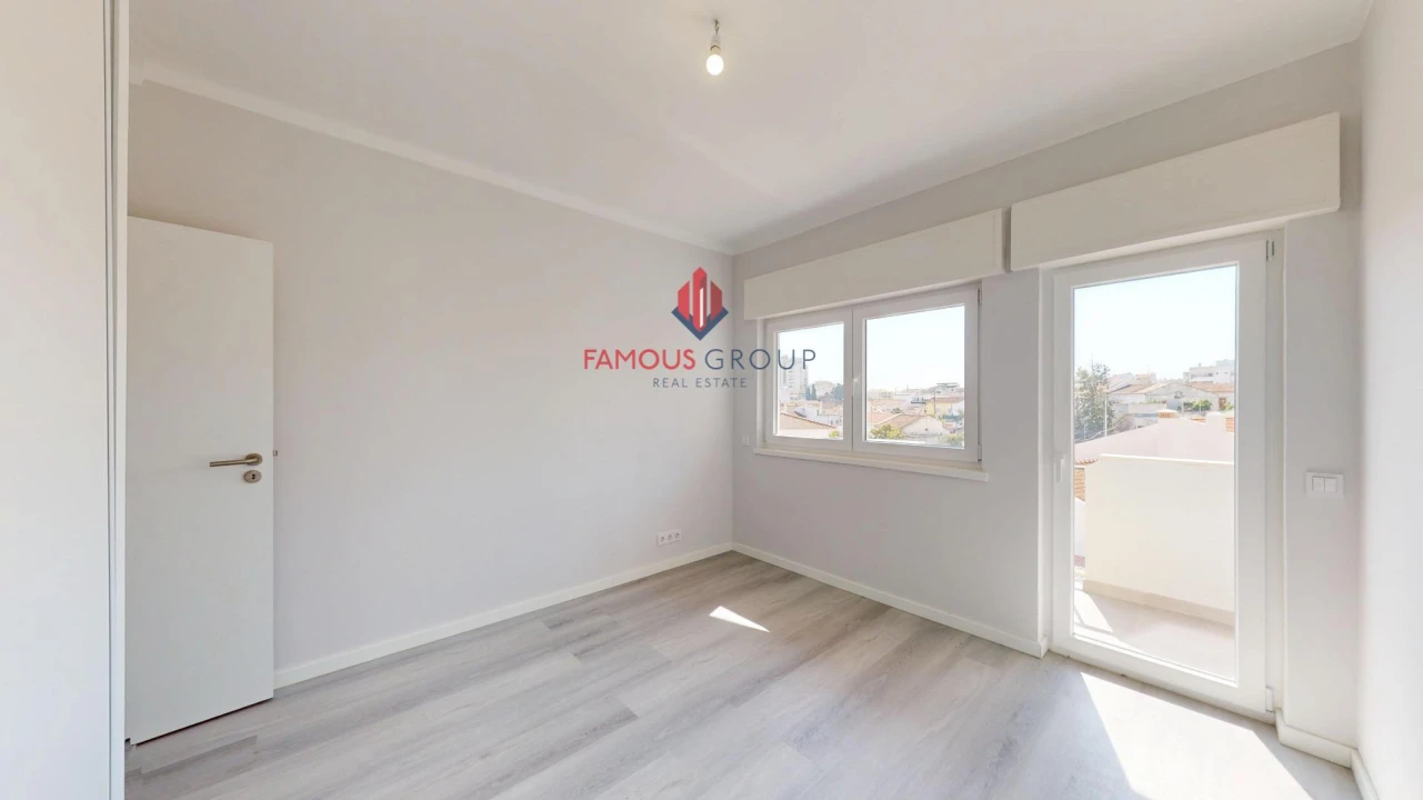 Apartamento T3 para Venda em Portimão Foto 18
