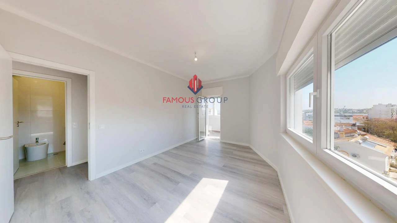 Apartamento T3 para Venda em Portimão Foto 23