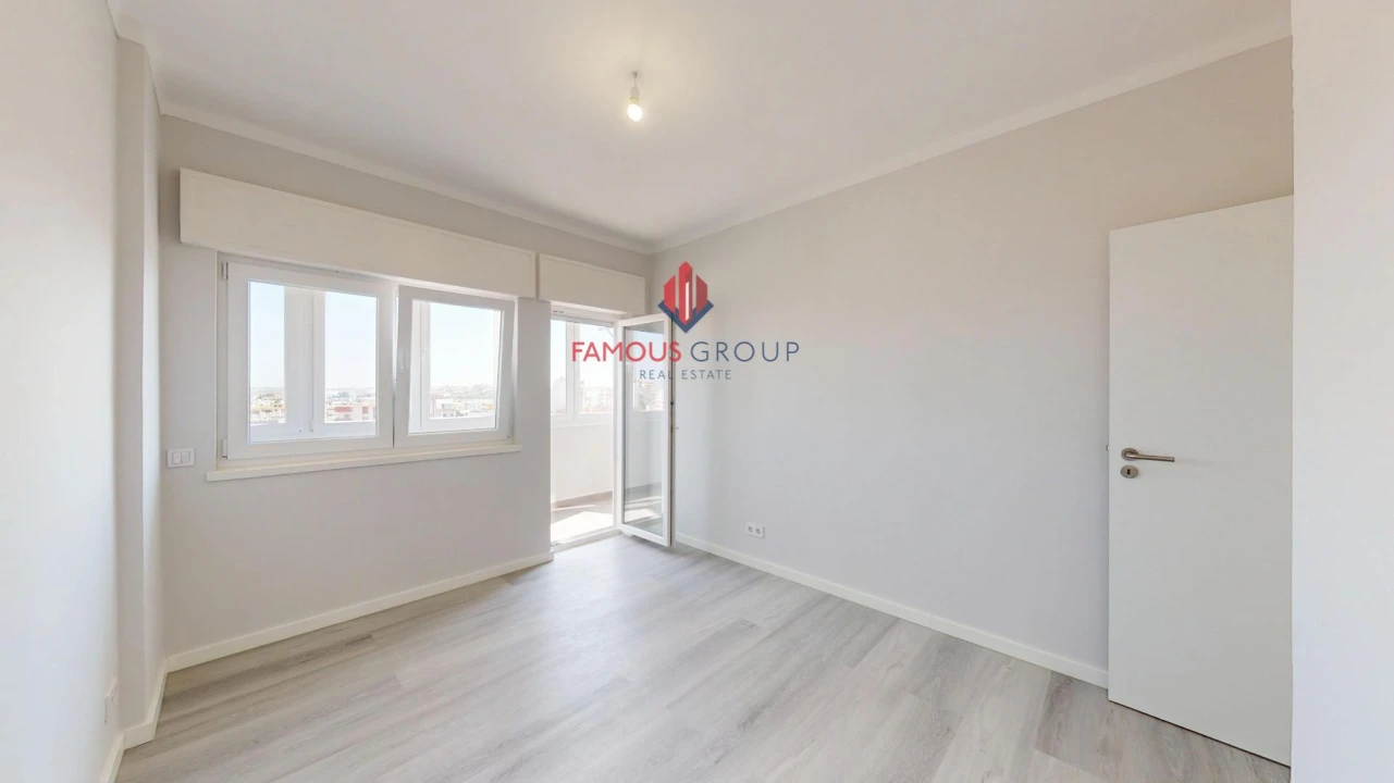 Apartamento T3 para Venda em Portimão Foto 28