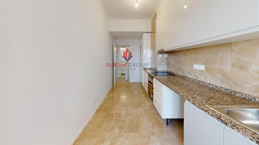 Apartamento T3 para Venda em Portimão Foto 2
