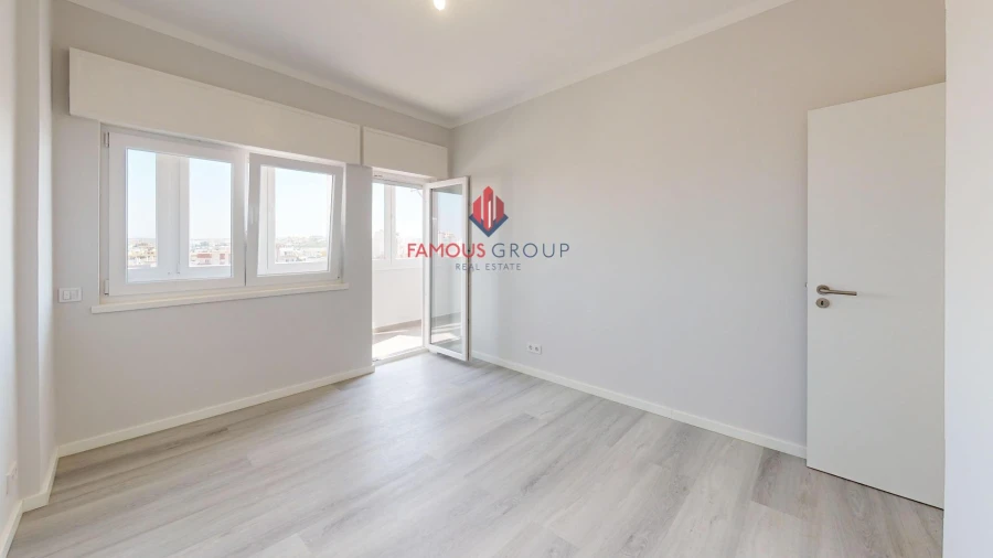 Apartamento T3 para Venda em Portimão Foto 33