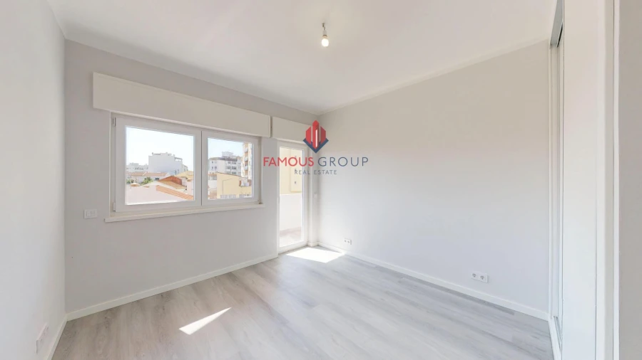 Apartamento T3 para Venda em Portimão Foto 4
