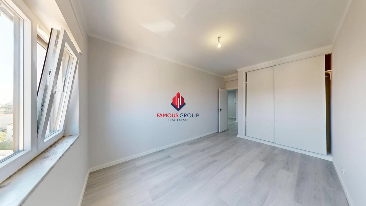 Apartamento T2 para Venda em Quarteira Foto 10