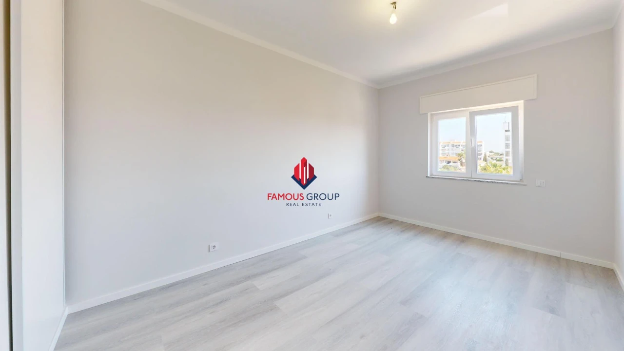 Apartamento T2 para Venda em Quarteira Foto 16