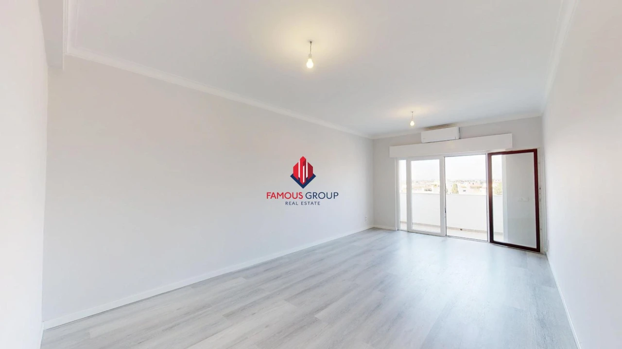 Apartamento T2 para Venda em Quarteira Foto 22