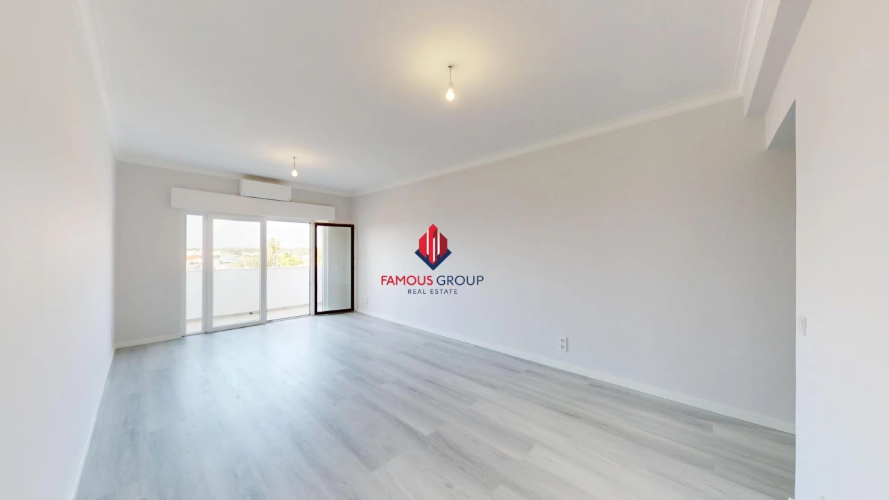 Apartamento T2 para Venda em Quarteira Foto 26