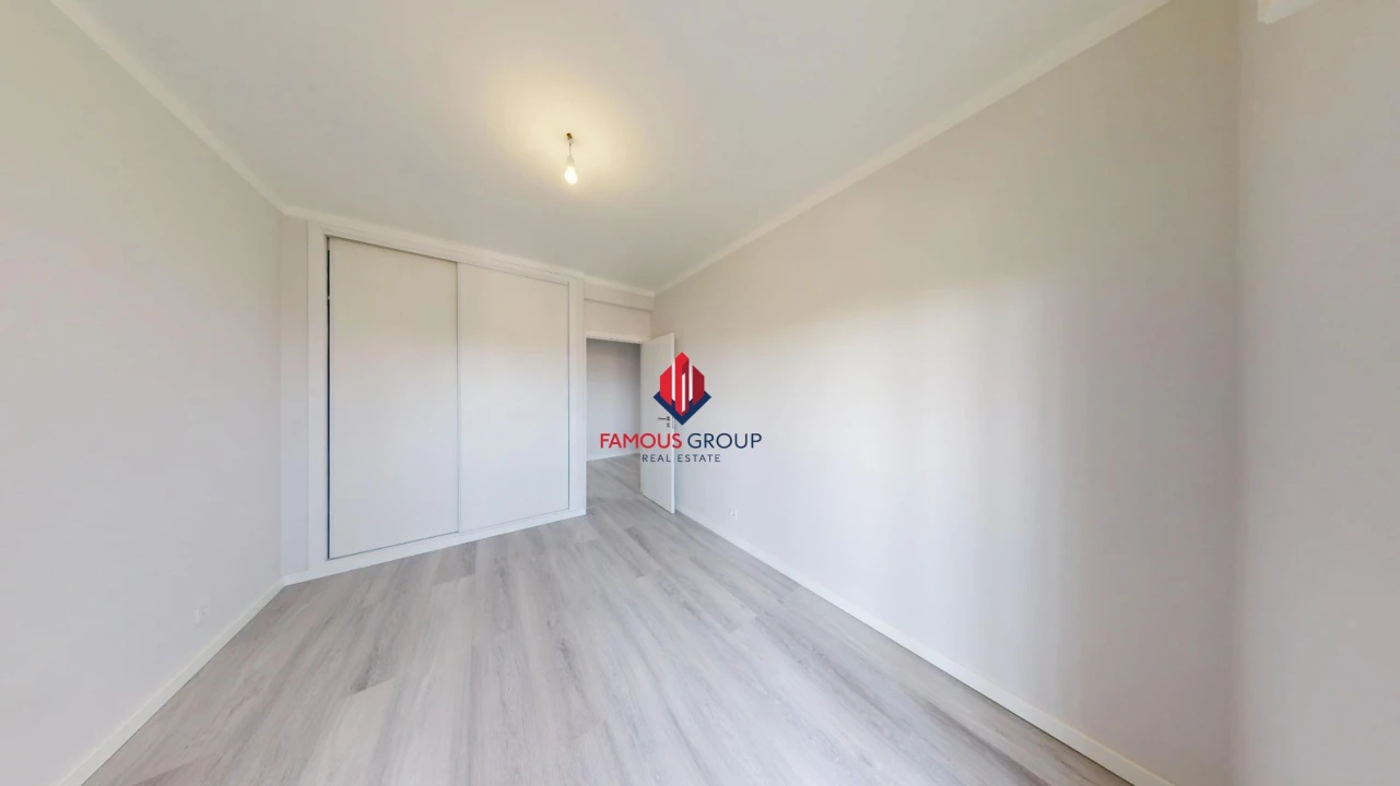 Apartamento T2 para Venda em Quarteira Foto 39