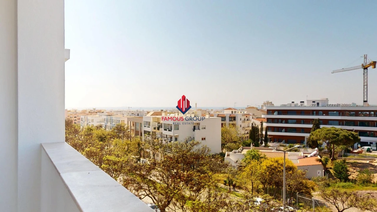 Apartamento T2 para Venda em Quarteira Foto 4