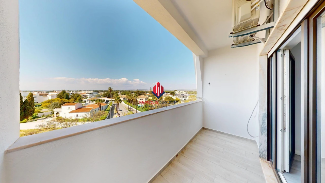 Apartamento T2 para Venda em Quarteira Foto 6