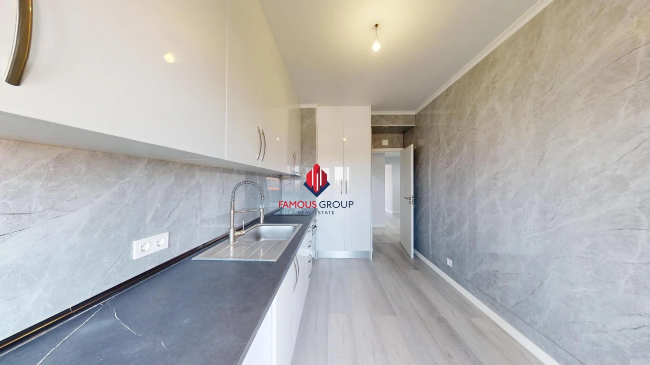 Apartamento T2 para Venda em Quarteira Foto 8