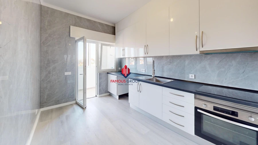 Apartamento T2 para Venda em Quarteira Foto 2