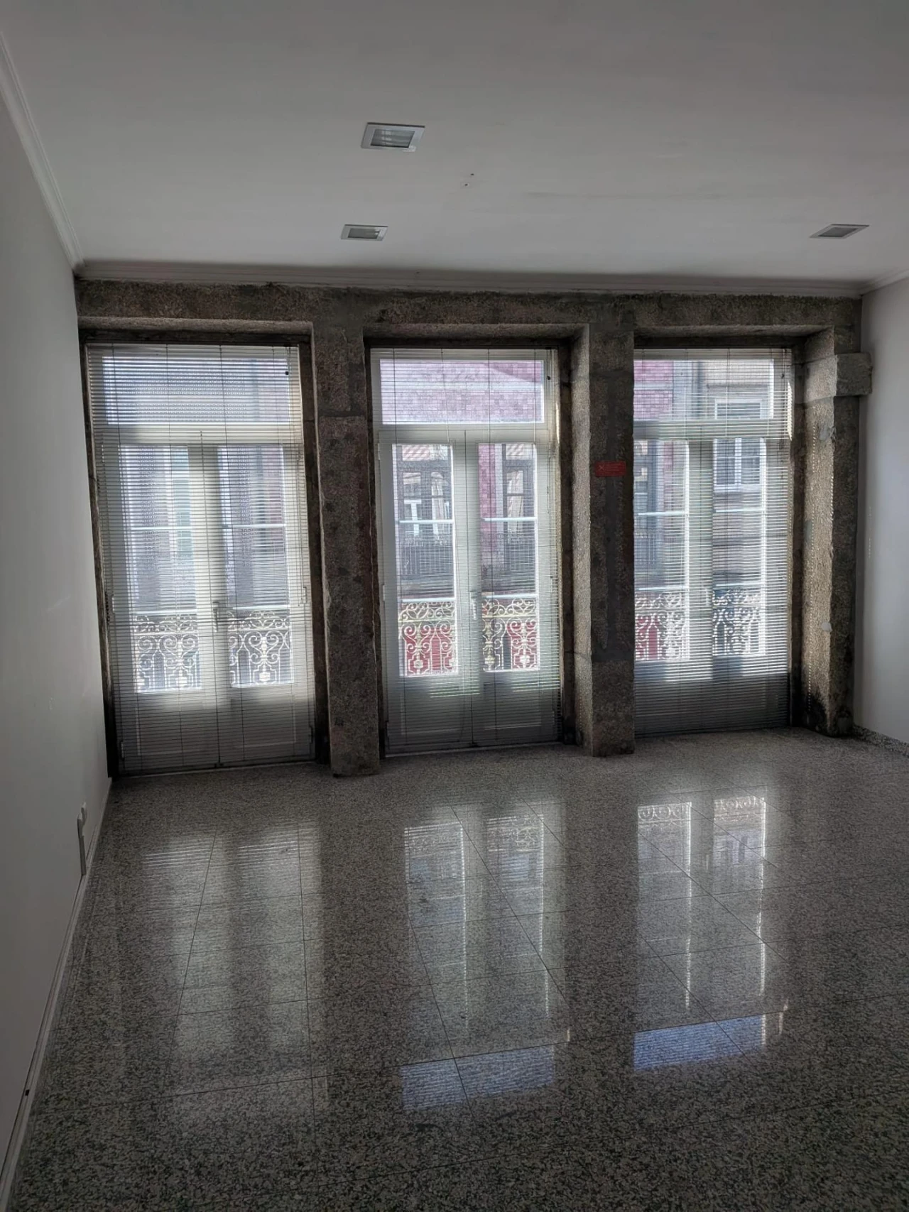 Escritório para Arrendamento em Braga (São José de São Lázaro e São João do Souto) Foto 3