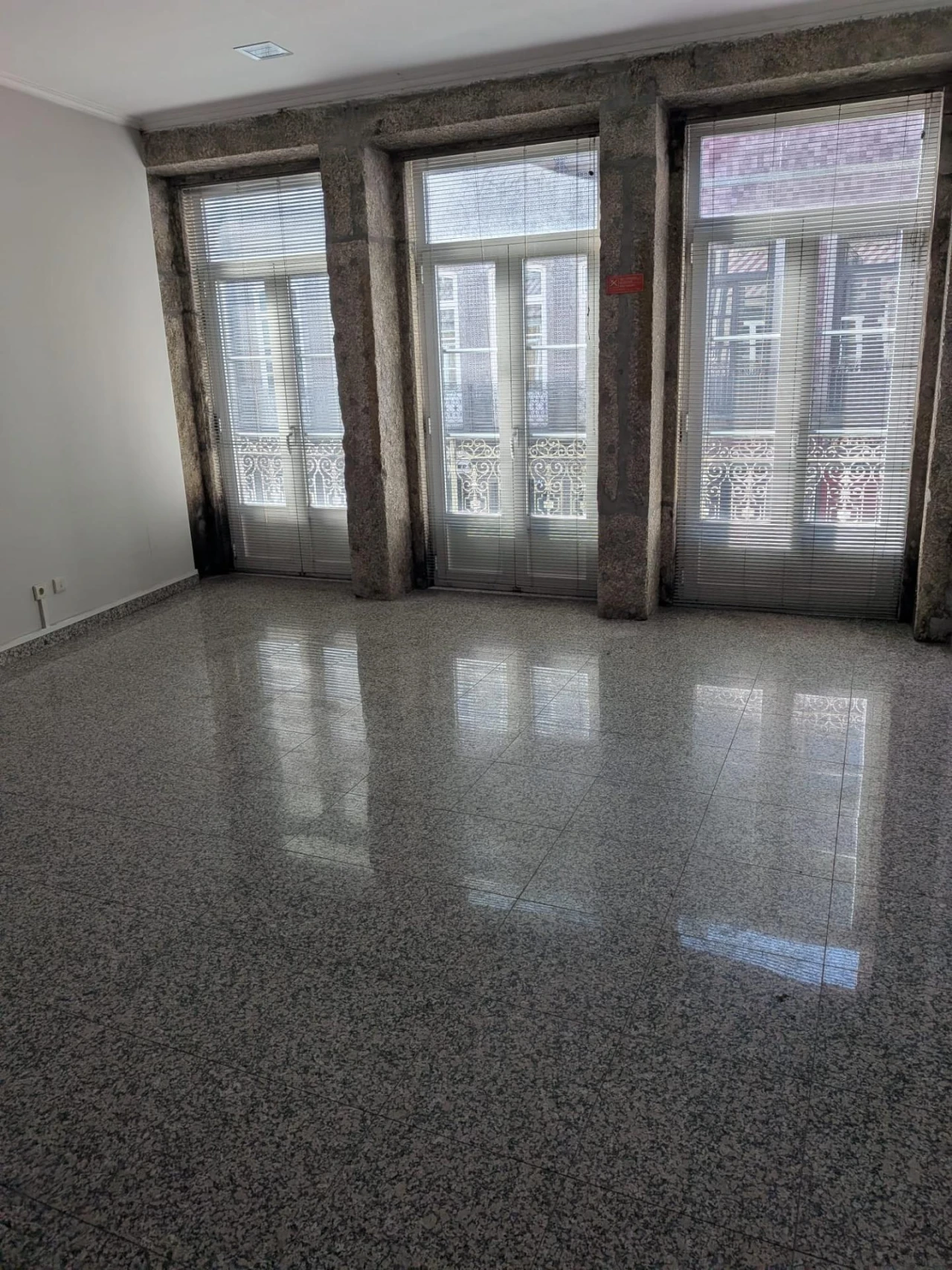 Escritório para Arrendamento em Braga (São José de São Lázaro e São João do Souto) Foto 2