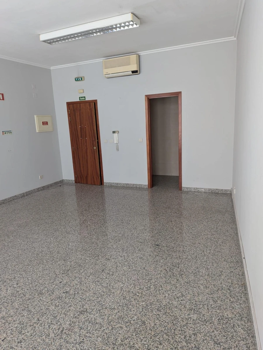 Escritório para Arrendamento em Braga (São José de São Lázaro e São João do Souto) Foto 6