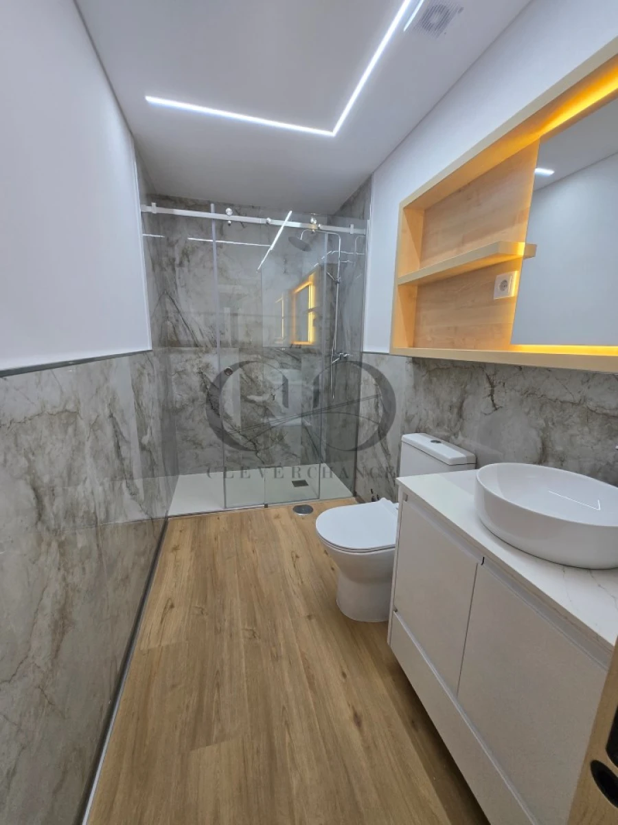 Apartamento para Venda em Cedofeita, Santo Ildefonso, Sé, Miragaia, São Nicolau e Vitória Foto 8