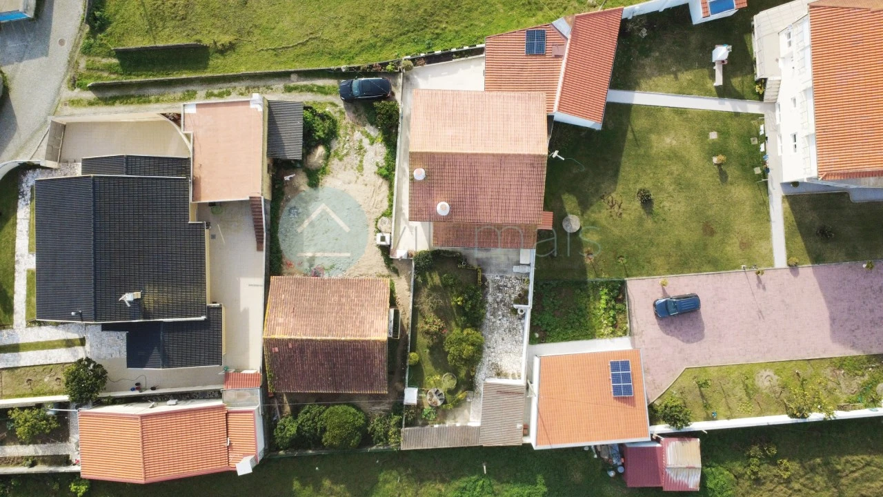 Moradia T4 para Venda em Chafe Foto 5