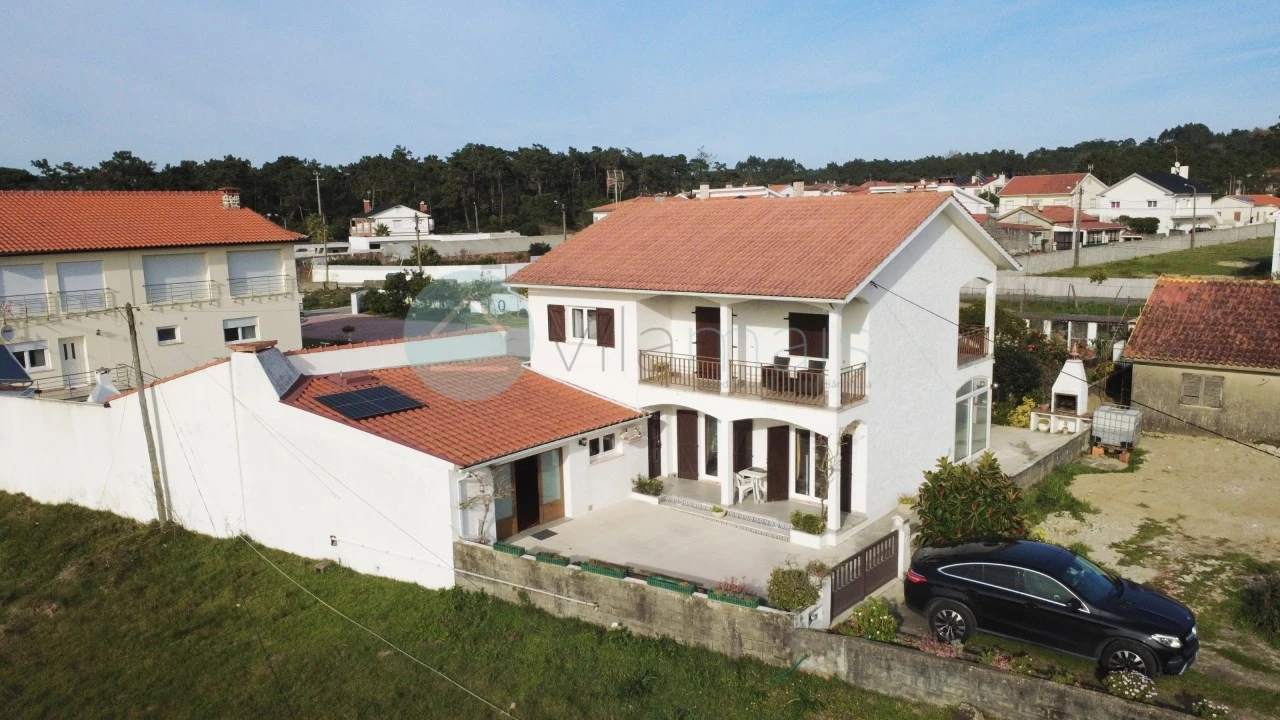 Moradia T4 para Venda em Chafe Foto 2