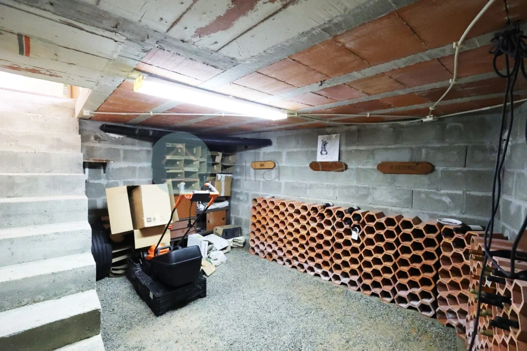 Moradia T4 para Venda em Chafe Foto 13