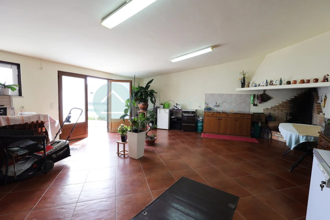 Moradia T4 para Venda em Chafe Foto 19