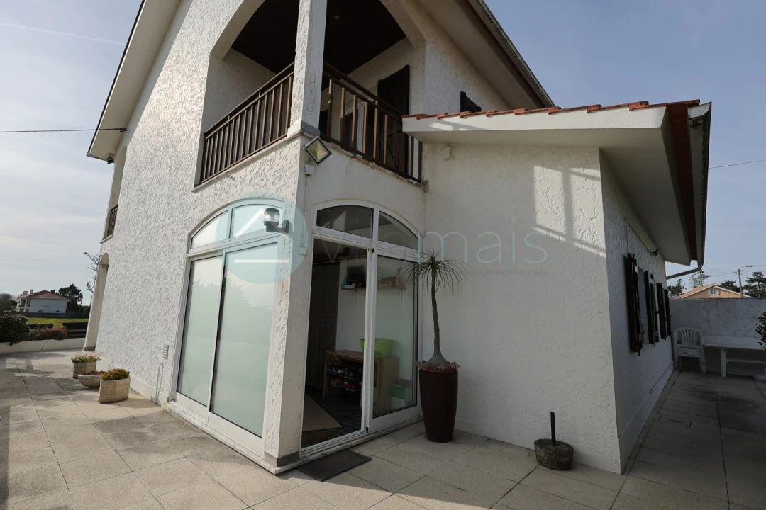 Moradia T4 para Venda em Chafe Foto 28