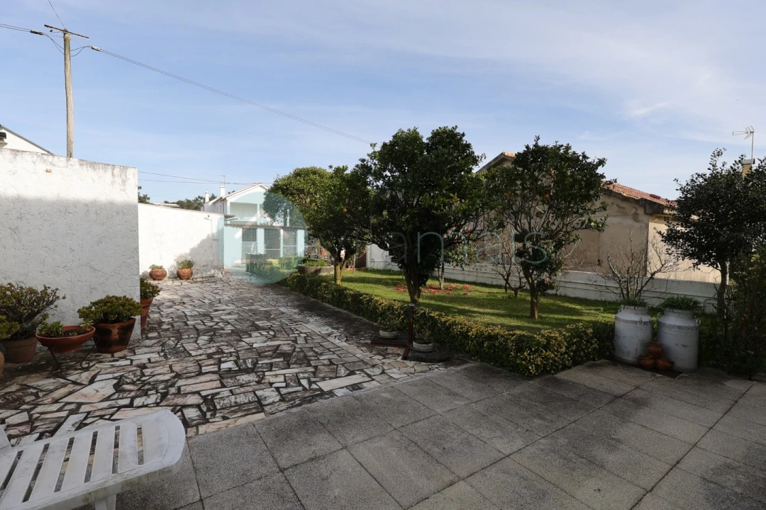 Moradia T4 para Venda em Chafe Foto 33