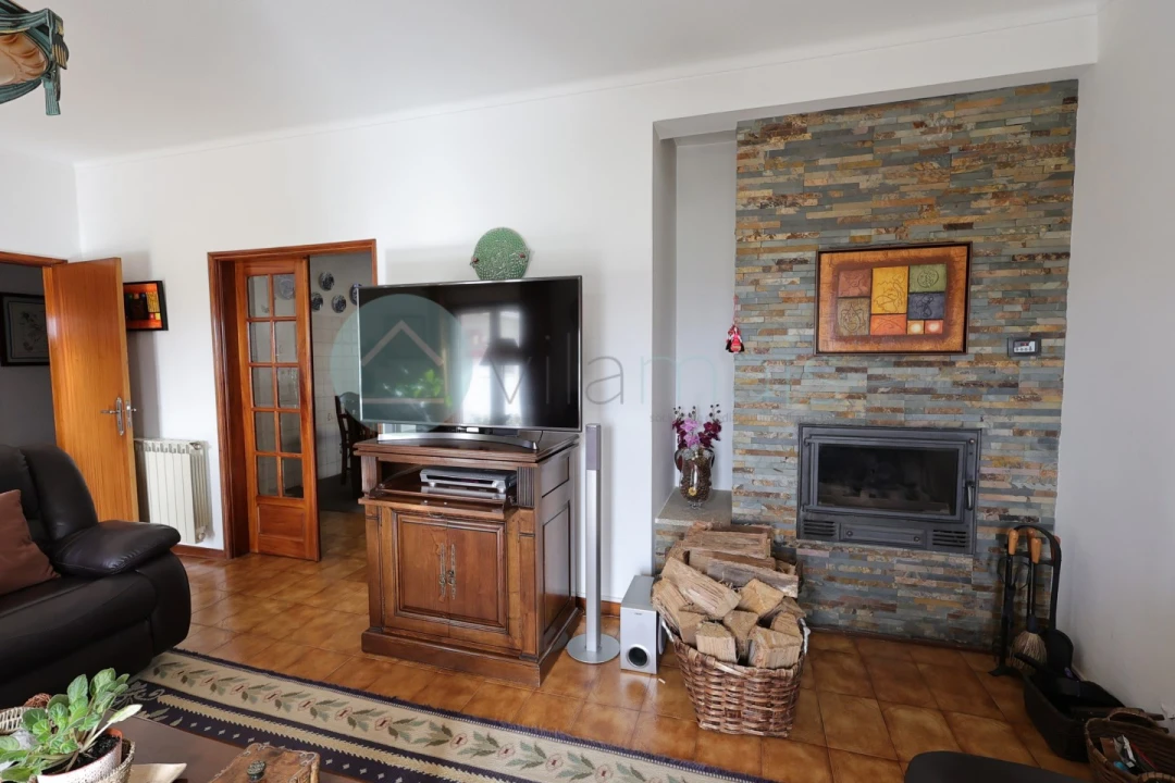 Moradia T4 para Venda em Chafe Foto 49