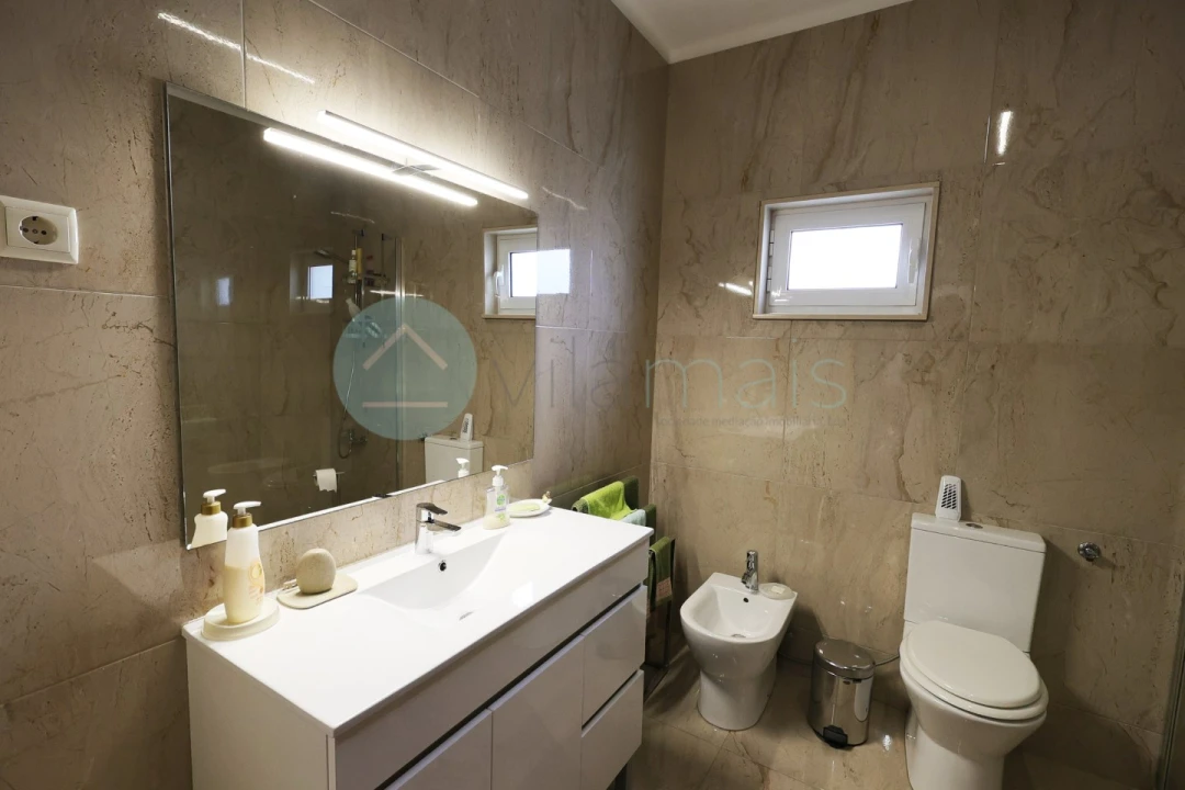 Moradia T4 para Venda em Chafe Foto 57