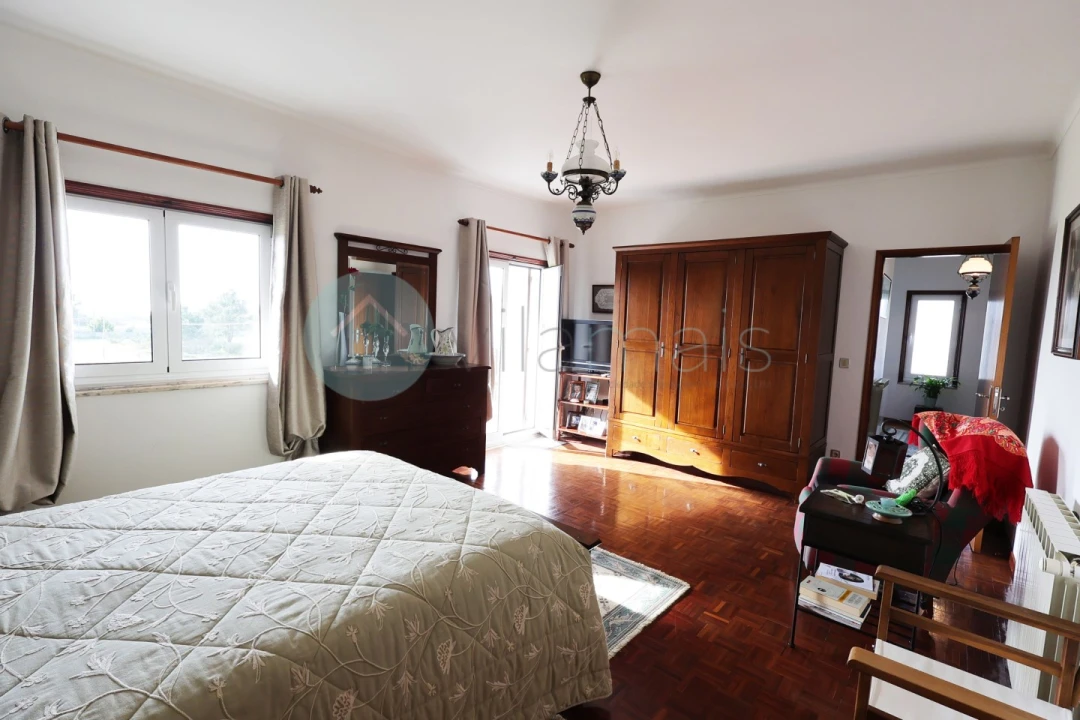 Moradia T4 para Venda em Chafe Foto 71